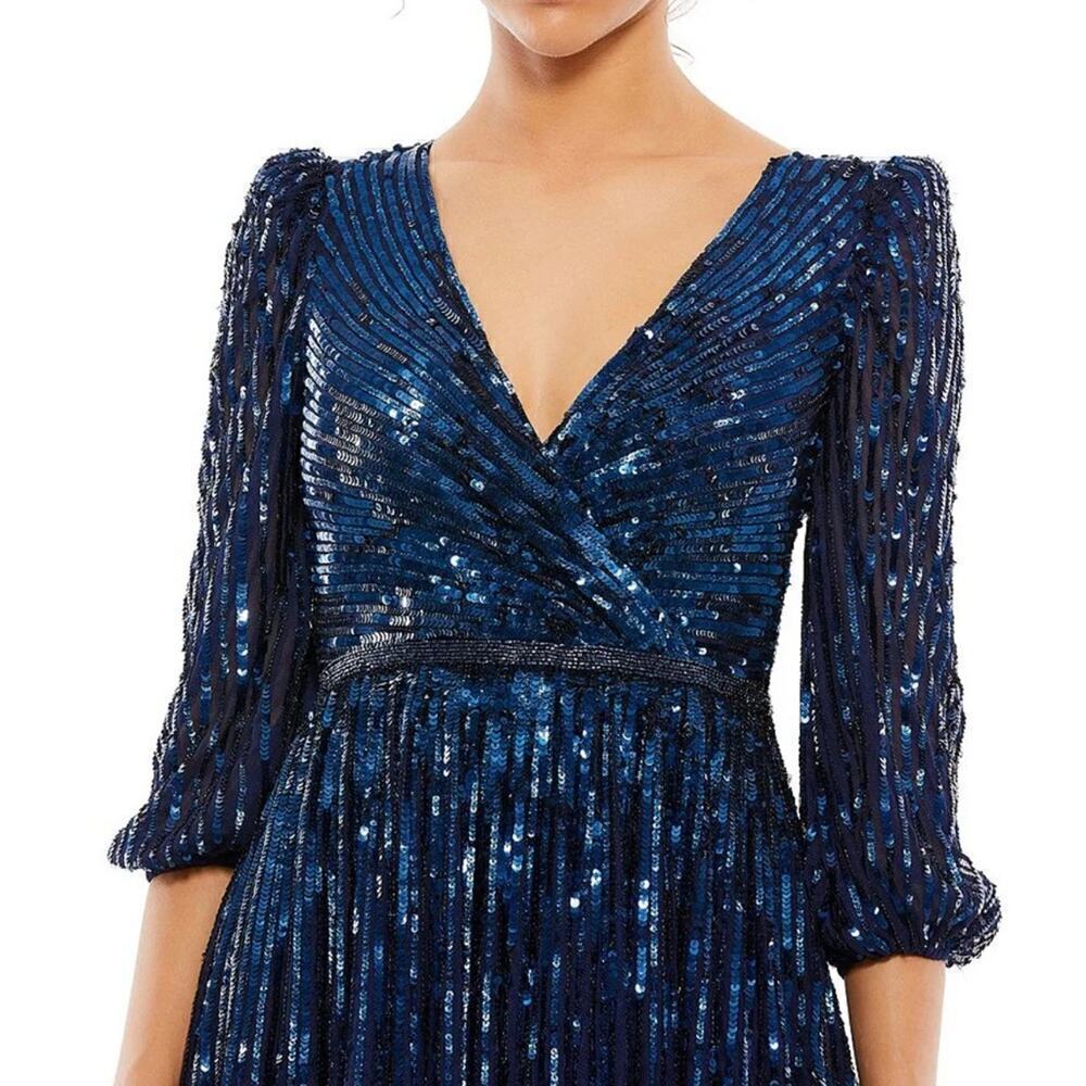 ▶️ Mac Duggal ◀️ Sequined 3/4 Sleeve V-Neck Plus Size Formal Gown - Picture 4 of 17